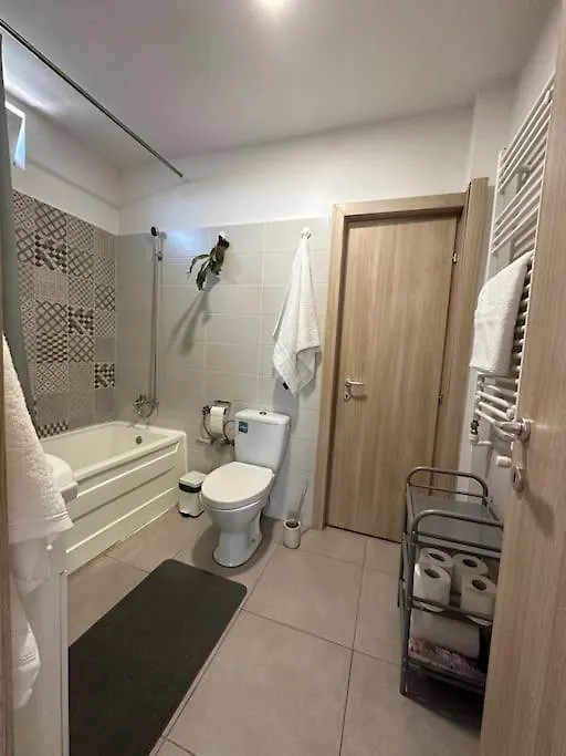 2 Bedroom Artsy Apartment Bucharest