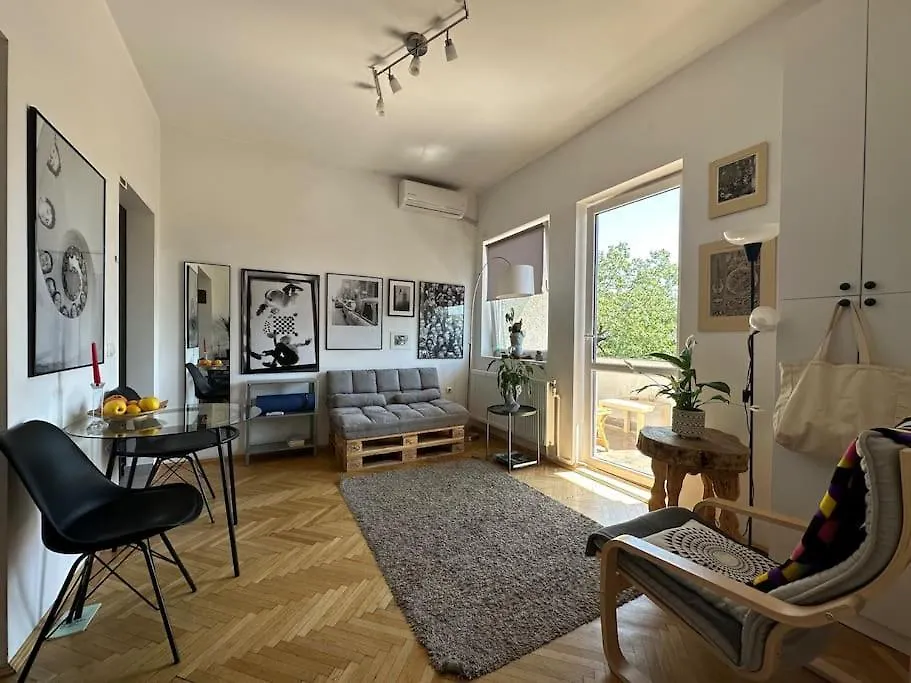 2 Bedroom Artsy Apartment Bucharest Romania